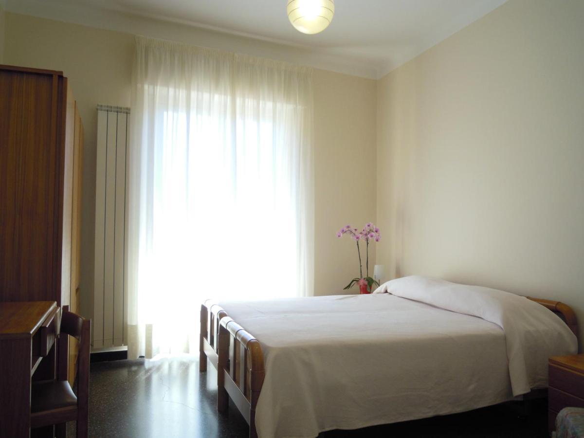 Genovese Villa Elena Appartamenti Varazze Extérieur photo