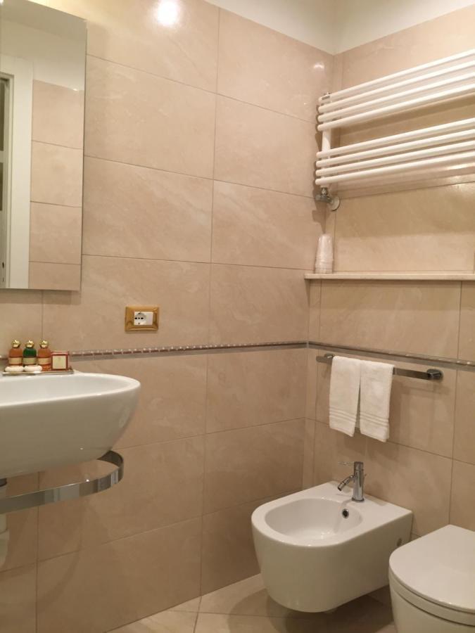 Genovese Villa Elena Appartamenti Varazze Extérieur photo
